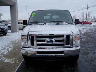 Ford Econoline Wagon 2011 photo 5