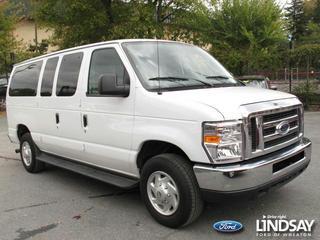Ford Econoline Wagon 2011 photo 3