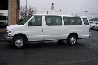 Ford Econoline Wagon 2011 photo 3