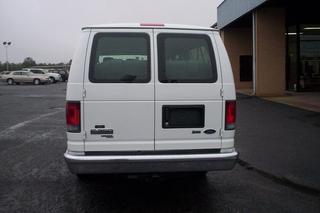 Ford Econoline Wagon 2011 photo 4
