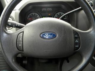 Ford Econoline Wagon 2011 photo 2