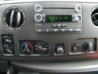 Ford Econoline Wagon 2011 photo 3