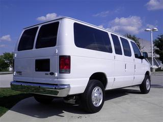 Ford Econoline Wagon 2011 photo 5