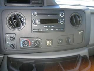 Ford Econoline Wagon 2011 photo 2