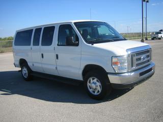 Ford Econoline Wagon 2011 photo 4
