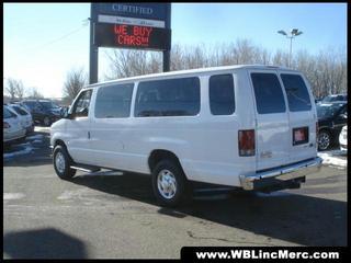 Ford Econoline Wagon 2011 photo 3