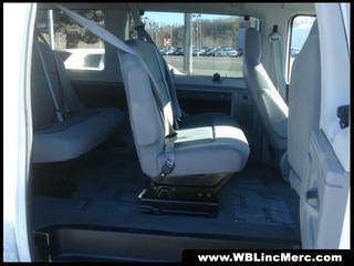 Ford Econoline Wagon 2011 photo 5