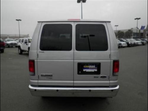 Ford Econoline Wagon 2011 photo 5