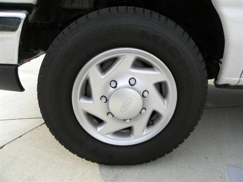 Ford Econoline Wagon 2011 photo 5