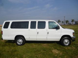 Ford Econoline Wagon 2011 photo 5