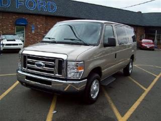 Ford Econoline Wagon 2011 photo 5