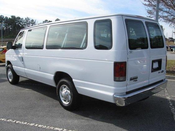 Ford Econoline Wagon 2011 photo 4