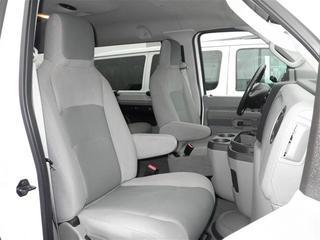 Ford Econoline Wagon 2011 photo 5