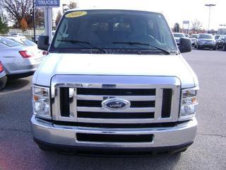 Ford Econoline Wagon 2011 photo 4