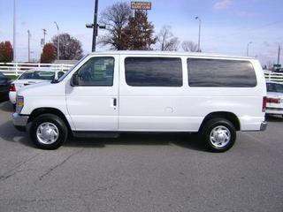 Ford Econoline Wagon 2011 photo 5