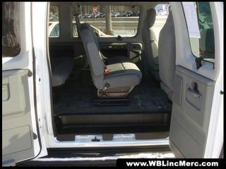 Ford Econoline Wagon 2011 photo 3