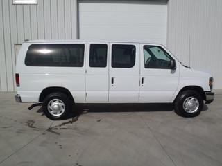 Ford Econoline Wagon 2011 photo 4
