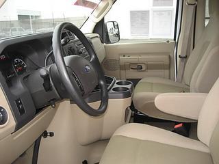 Ford Econoline Wagon 2011 photo 1