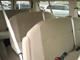 Ford Econoline Wagon 2011 photo 2