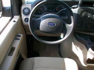 Ford Econoline Wagon 2011 photo 1