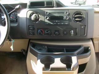 Ford Econoline Wagon 2011 photo 2