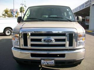 Ford Econoline Wagon 2011 photo 3