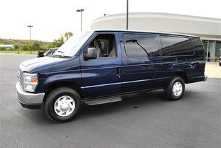 Ford Econoline Wagon 2011 photo 1
