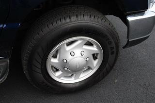 Ford Econoline Wagon 2011 photo 3