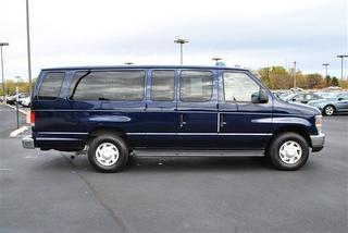 Ford Econoline Wagon 2011 photo 4