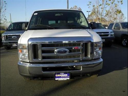 Ford Econoline Wagon 2011 photo 1