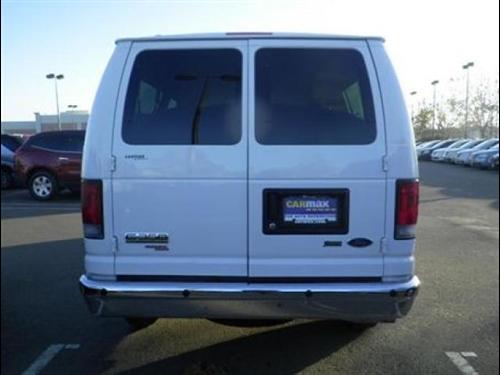 Ford Econoline Wagon 2011 photo 5