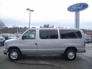 Ford Econoline Wagon 2011 photo 1
