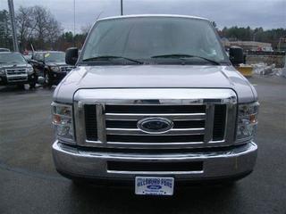 Ford Econoline Wagon 2011 photo 4