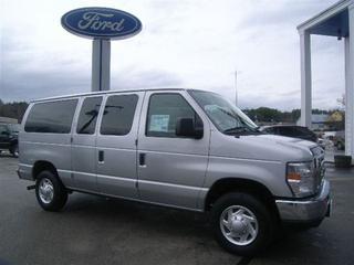 Ford Econoline Wagon 2011 photo 5