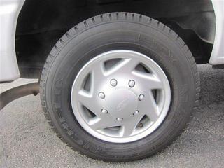 Ford Econoline Wagon 2011 photo 3