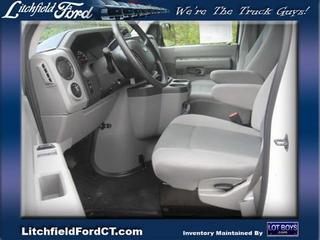 Ford Econoline Wagon 2011 photo 3