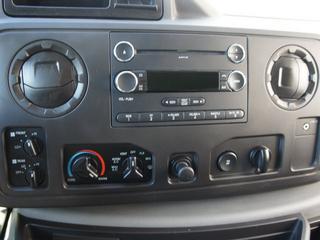 Ford Econoline Wagon 2011 photo 3