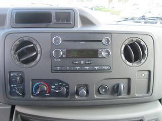 Ford Econoline Wagon 2011 photo 4