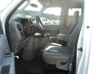 Ford Econoline Wagon 2011 photo 1