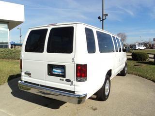 Ford Econoline Wagon 2011 photo 5