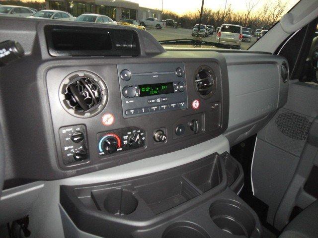 Ford Econoline Wagon 2011 photo 1