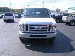 Ford Econoline Wagon 2011 photo 4