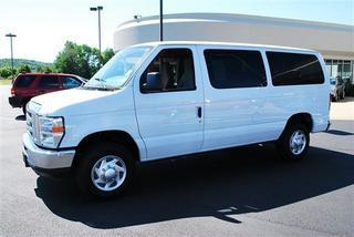 Ford Econoline Wagon 2011 photo 1