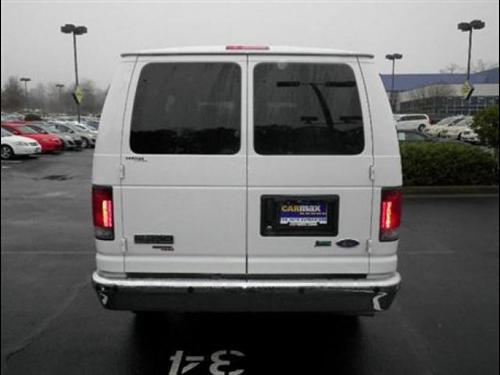 Ford Econoline Wagon 2011 photo 5