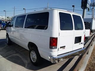 Ford Econoline Wagon 2011 photo 3