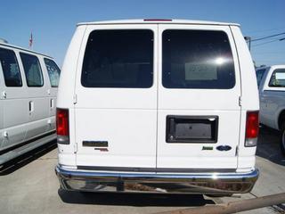 Ford Econoline Wagon 2011 photo 4