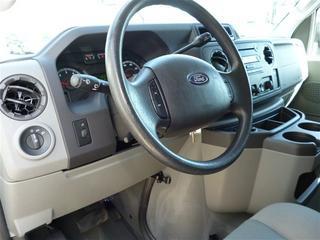 Ford Econoline Wagon 2011 photo 1