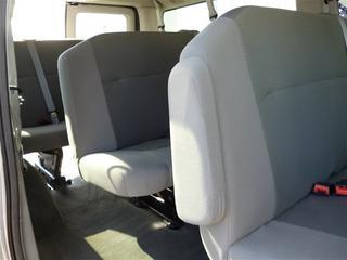 Ford Econoline Wagon 2011 photo 3