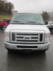 Ford Econoline Wagon 2011 photo 2