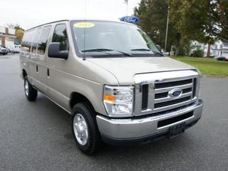 Ford Econoline Wagon 2011 photo 1